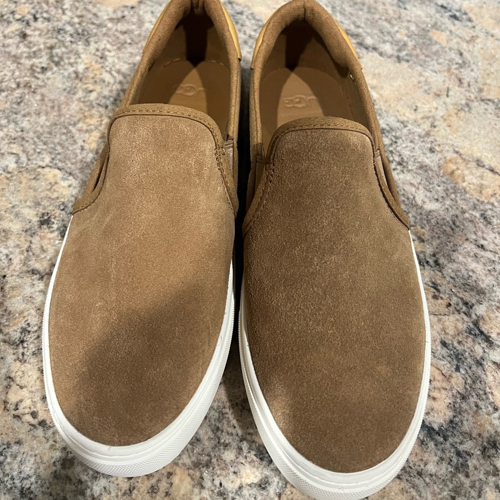 Women’s Ugg slip on shoes
